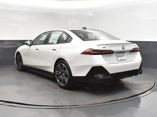 2026 BMW 550e xDrive