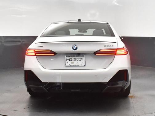 2026 BMW 550e xDrive