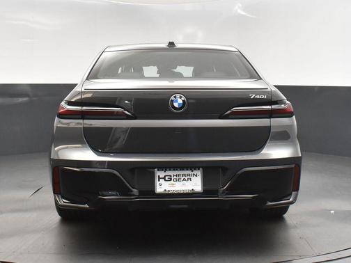 2026 BMW 740 i