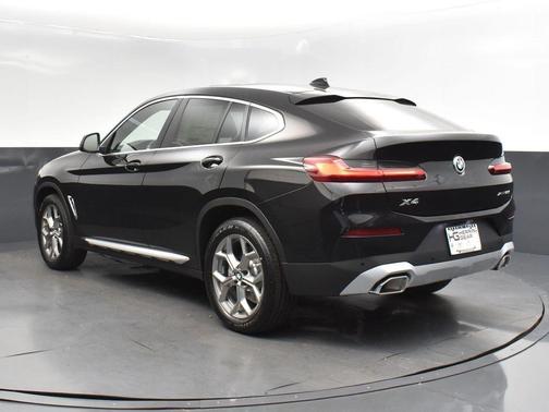 2025 BMW X4 xDrive30i