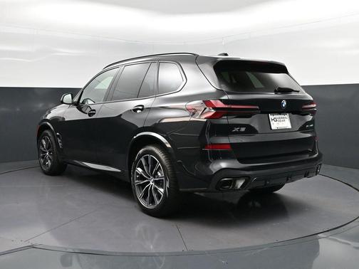 Black Sapphire Metallic 2026 BMW X5 sDrive40i