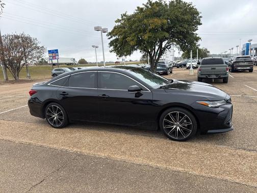 2019 Toyota Avalon XLE Touring