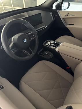 2025 BMW iX xDrive50