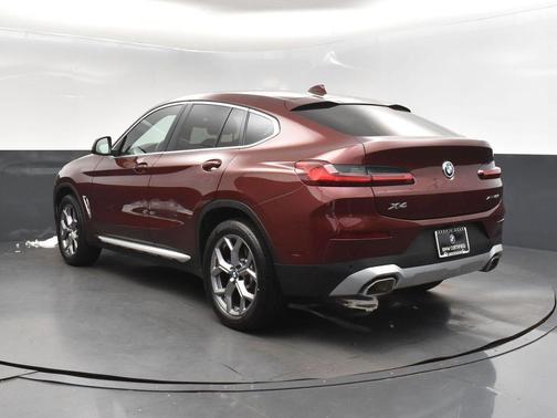 2025 BMW X4 xDrive30i