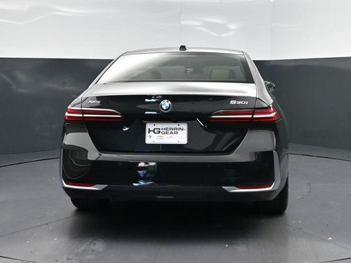 2025 BMW 530 i xDrive