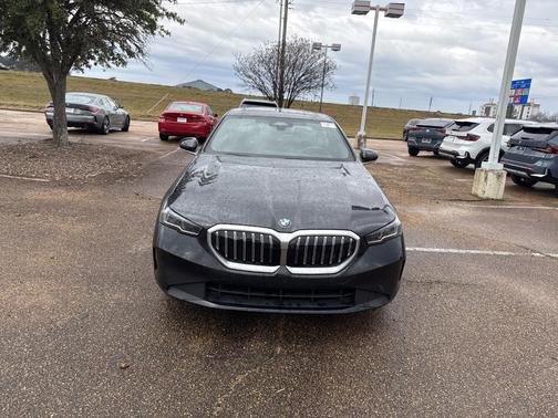 2025 BMW 530 i xDrive