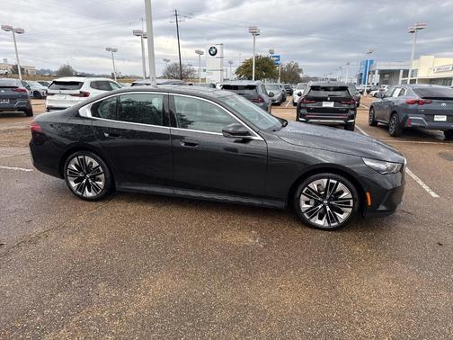 2025 BMW 530 i xDrive