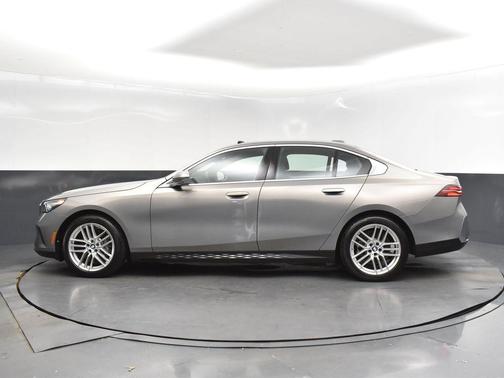 2024 BMW 530 i