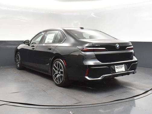 2026 BMW 740 i xDrive