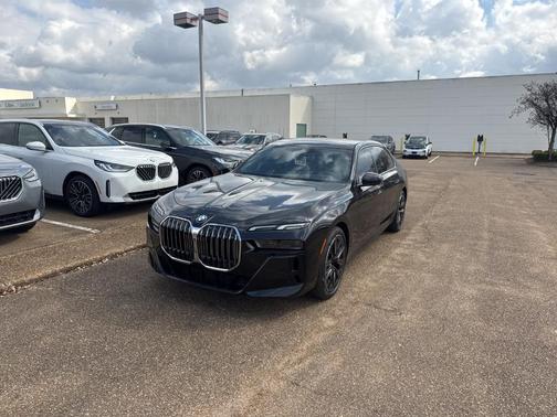 2023 BMW 740 i