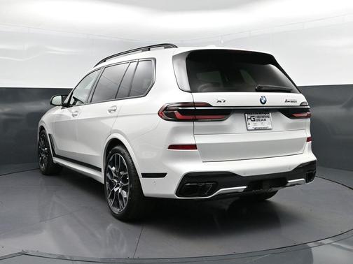 2026 BMW X7 M60i