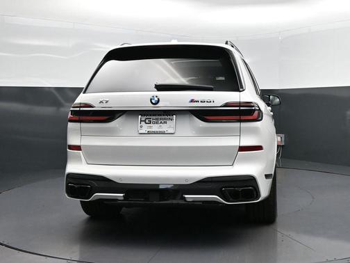 2026 BMW X7 M60i