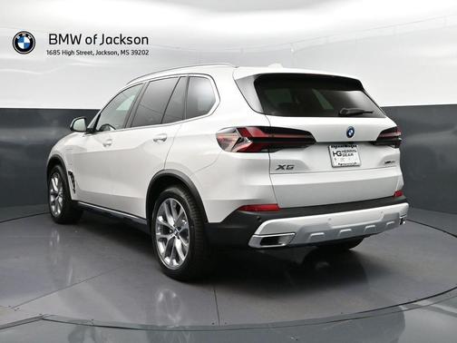 Mineral White Metallic 2026 BMW X5 PHEV xDrive50e