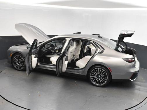 2025 BMW i7 eDrive50