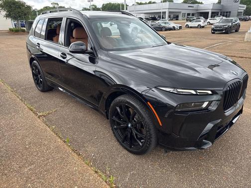 Black Sapphire Metallic 2024 BMW X7 xDrive40i