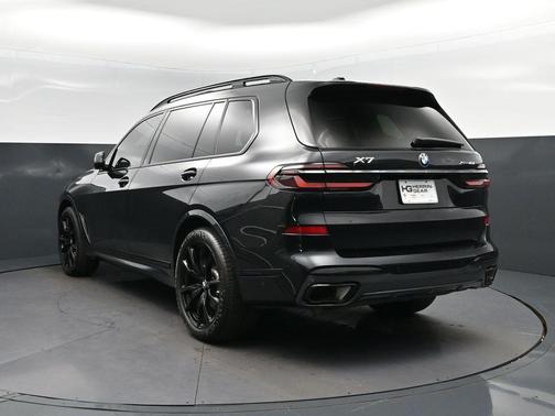 Black Sapphire Metallic 2024 BMW X7 xDrive40i
