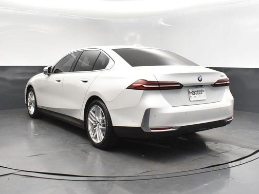 2024 BMW 530 i