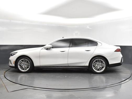 2024 BMW 530 i