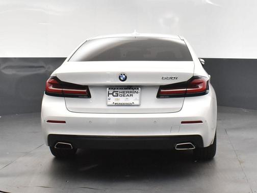 2021 BMW 530 i
