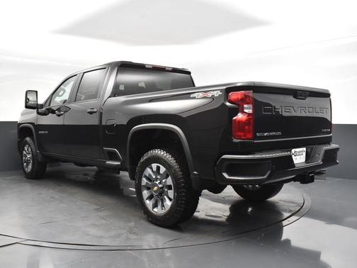 2024 Chevrolet Silverado 2500 Custom