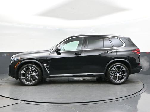 Black Sapphire Metallic 2026 BMW X5 sDrive40i