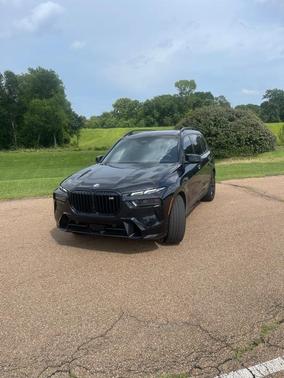 2024 BMW X7 M60i