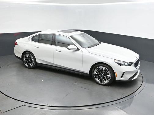 2025 BMW 530 i