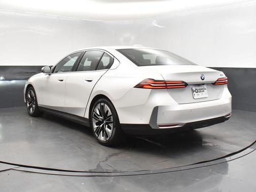 2025 BMW 530 i