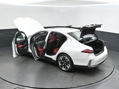 2025 BMW 530 i