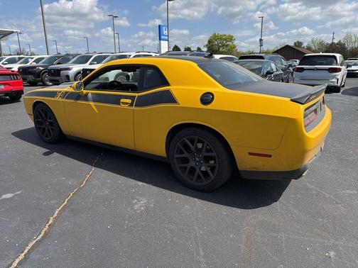 Yellow Jacket Clearcoat 2017 Dodge Challenger R/T