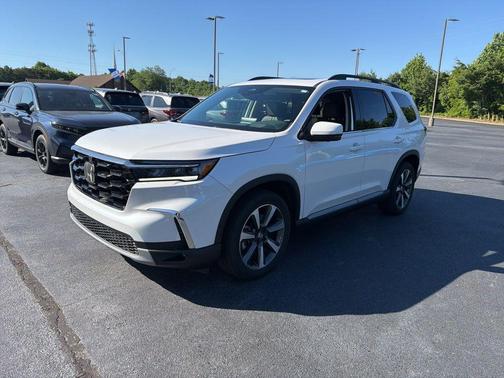 Platinum White Pearl 2025 Honda Pilot Elite