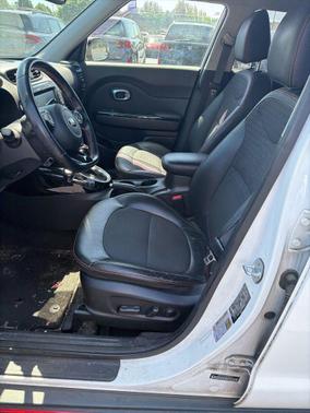 Clear White 2019 Kia Soul !