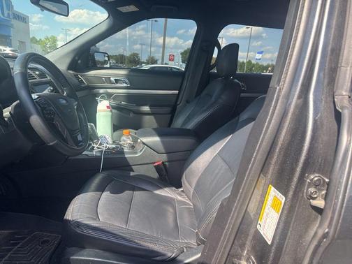 Magnetic Metallic 2018 Ford Explorer XLT