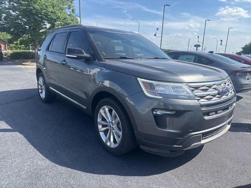 Magnetic Metallic 2018 Ford Explorer XLT