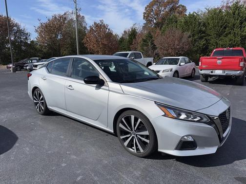 2022 Nissan Altima 2.5 SR