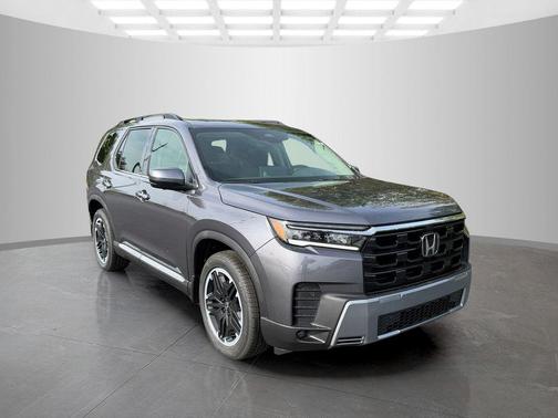 Modern Steel Metallic 2026 Honda Pilot Touring 8-Passenger