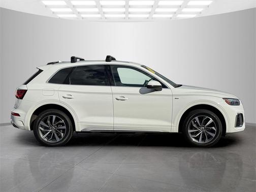 2023 Audi Q5 45 S line quattro Premium
