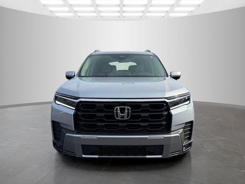 Solar Silver Metallic 2026 Honda Pilot Touring 8-Passenger