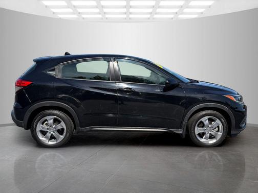 Crystal Black Pearl 2021 Honda HR-V LX