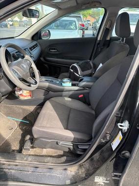 Crystal Black Pearl 2021 Honda HR-V LX