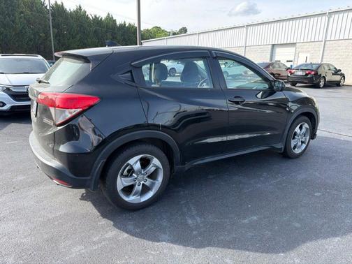 Crystal Black Pearl 2021 Honda HR-V LX