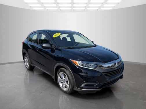 Crystal Black Pearl 2021 Honda HR-V LX