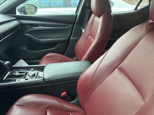 2024 Mazda Mazda3 2.5 S Carbon Edition