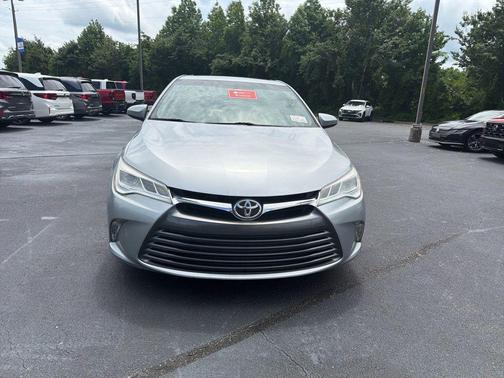 Celestial Silver Metallic 2015 Toyota Camry XLE