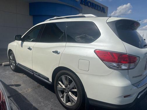 Pearl White 2016 Nissan Pathfinder Platinum