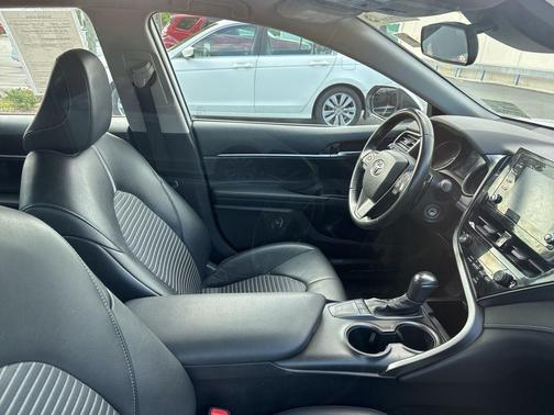 Celestial Silver Metallic 2023 Toyota Camry SE