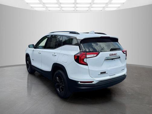 Summit White 2022 GMC Terrain AWD AT4