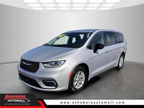 2024 Chrysler Pacifica Touring-L