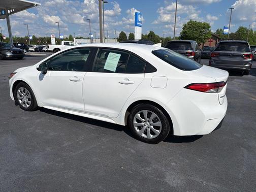 Ice Cap 2025 Toyota Corolla LE