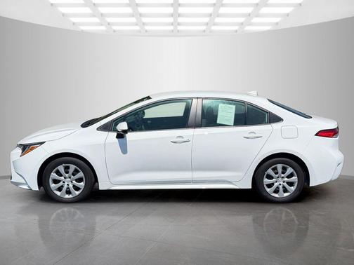 Ice Cap 2025 Toyota Corolla LE